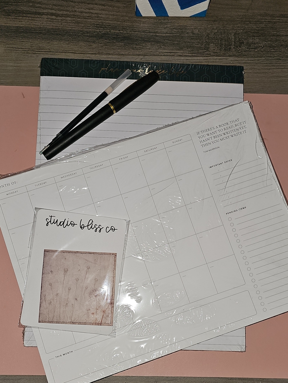NIP G&C Legal Pad and Undated Monthly Calendar